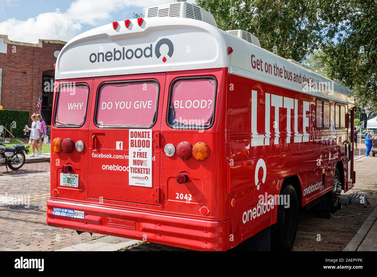 Orlando Winter Park Florida, centro, distrito histórico, banco de sangre, autobús móvil de donación de sangre, FL191110081 Foto de stock