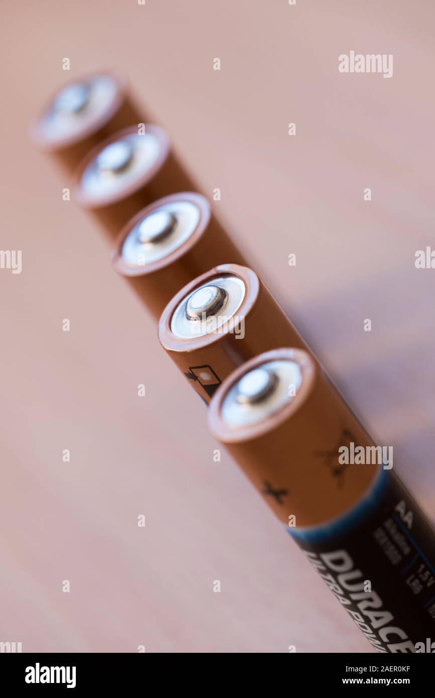 Pilas duracell aaa fotografías e imágenes de alta resolución - Alamy