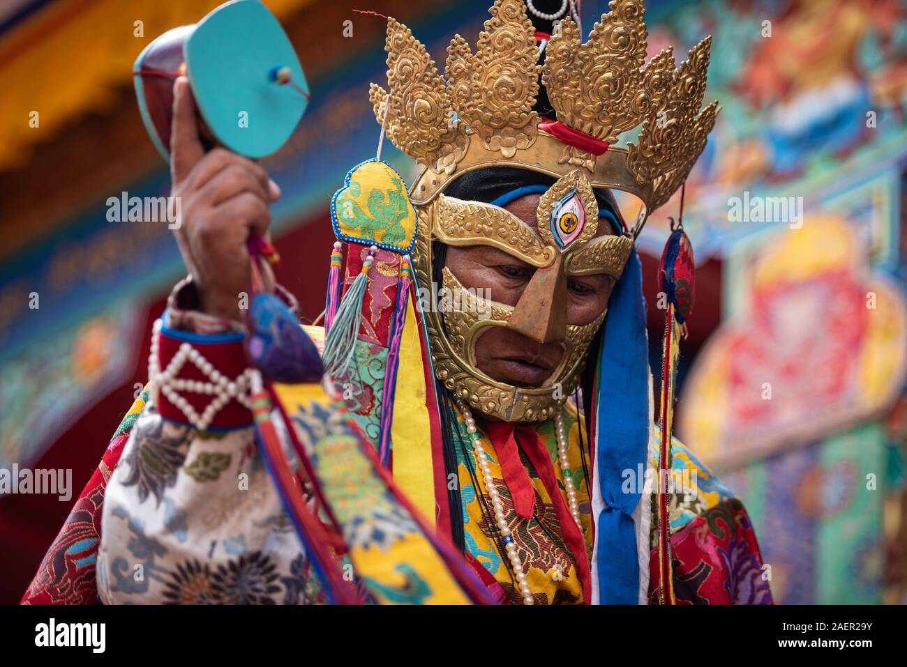 Tak festival Thok, monje de realizar danzas rituales Foto de stock