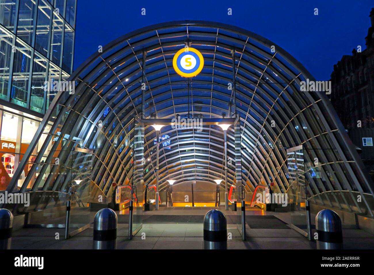 St Enoch, Subway, SPT, canopías de vidrio, Glasgow, Escocia, Reino Unido Foto de stock