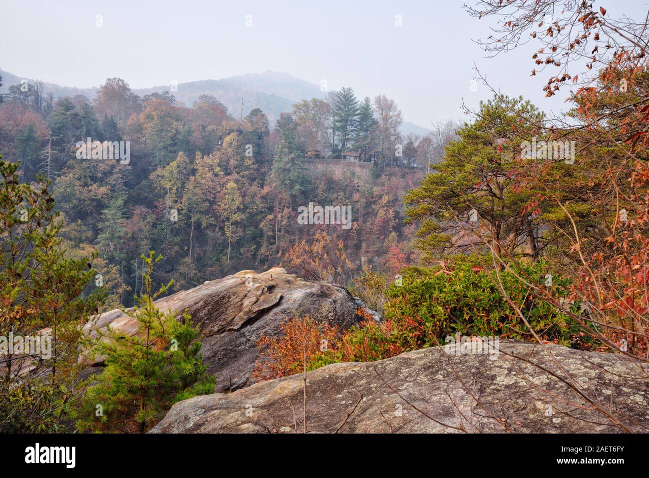 Wildfire cielos contaminados de humo en Tallulah Gorge en el norte de Georgia, EE.UU Cordillera de los Apalaches. Foto de stock