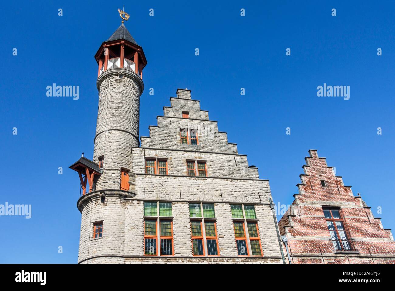 Toreken / torre pequeña, siglo xv guild casa / guildhall en la Vrijdagmarkt / El mercado de los viernes en la ciudad de Gante, Flandes oriental / Gent, Bélgica Foto de stock