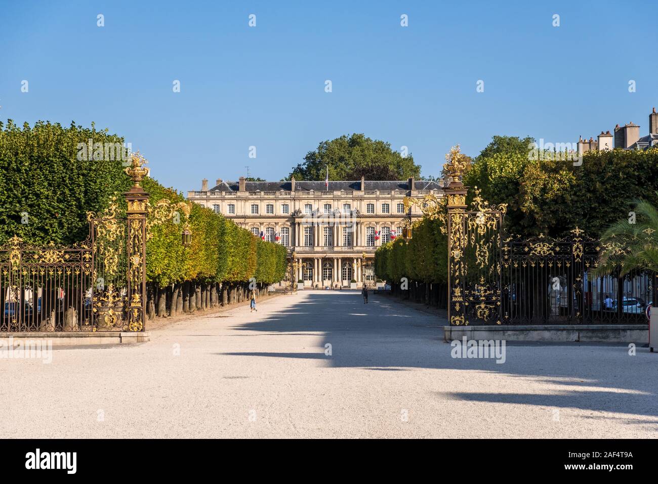 Nancy, Francia - 31 de agosto de 2019: El Palacio del Gobierno en la Plaza de la portadora en la ciudad de Nancy, Lorena, región de Francia Foto de stock