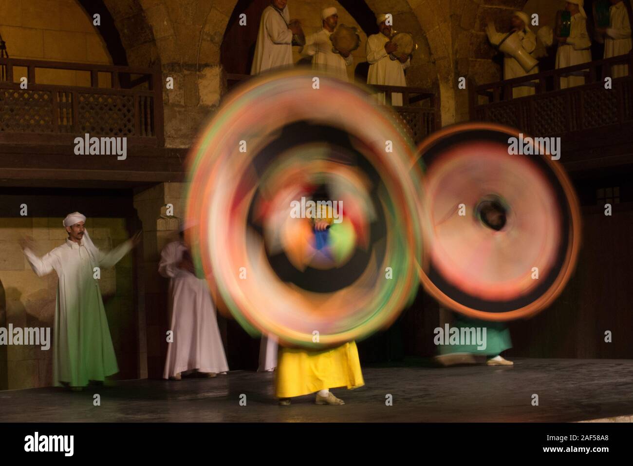 Spinning Danza tradicional Foto de stock