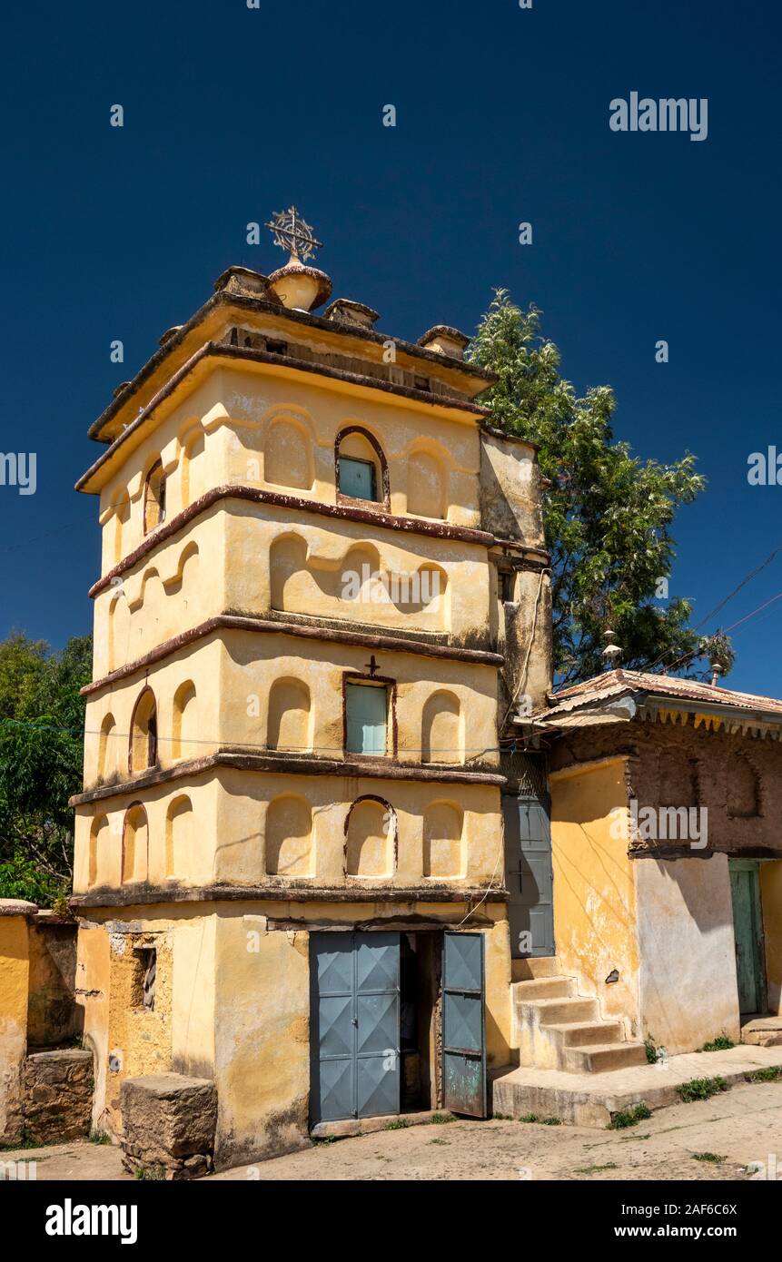 Etiopía, Tigray, Axum (Axum), el barrio viejo, Arabtu Ensessa Iglesia, Iglesia de las cuatro bestias, torre Foto de stock