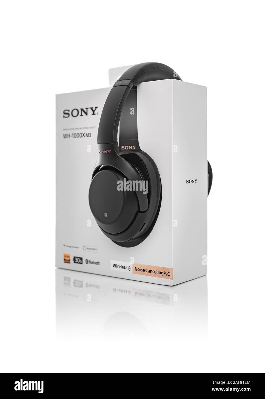 WH-1000XM3 de Sony Noise Cancelling Auriculares inalámbricos con un fondo  blanco Fotografía de stock - Alamy