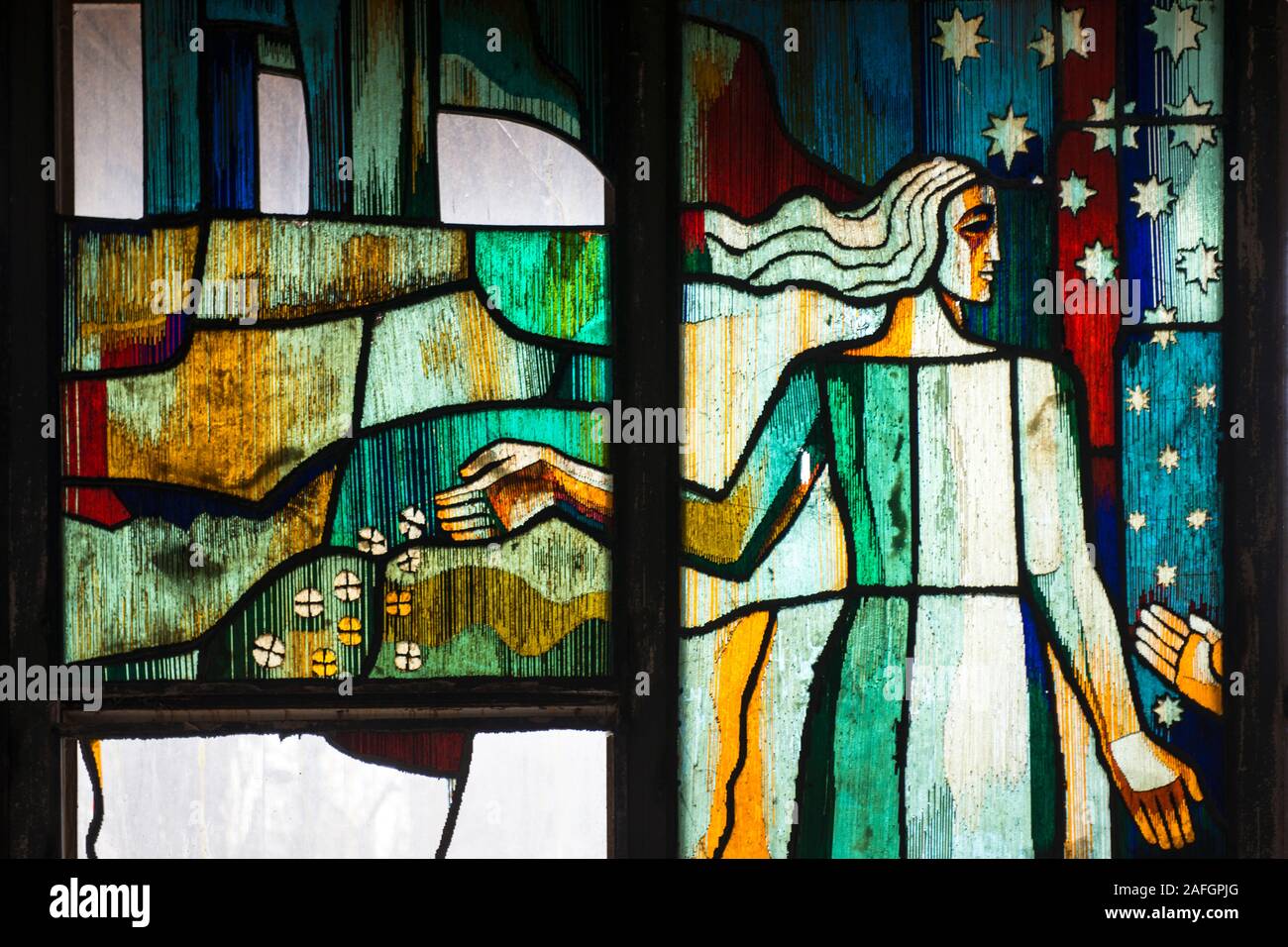 Restos de la fachada (vidrieras vidrieras vino) de Cafe Pripyat. Pripyat, la zona de exclusión de Chernobyl, Chernobyl Raion, oblast de Kiev, Ucrania, Europa Foto de stock
