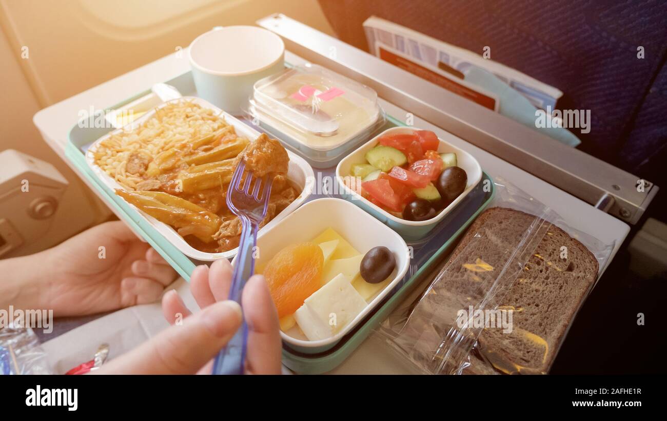 Puedo llevar queso en el avión? | Normativas a bordo