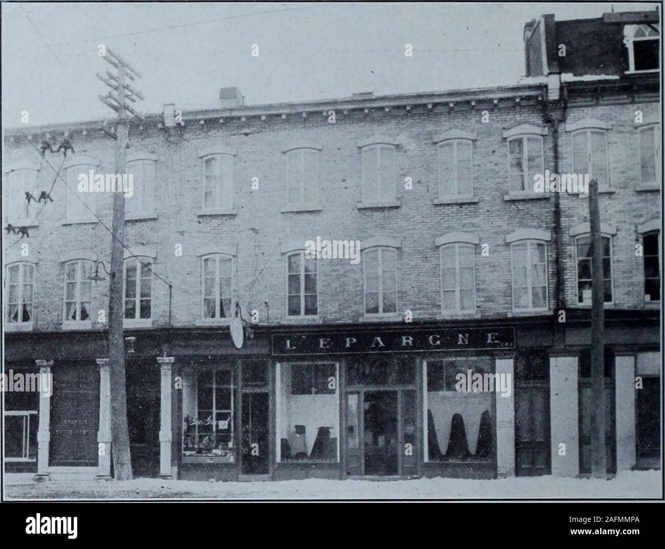 . La ciudad de Levis & alrededores P.Q. Canadá, 1912. ides diferentes du niveau de la mer. Kile daqueduc possede unsysteme moderne, aux deux hal-Les viandes et une salle de teatro,les amusements de toutes sortes dontjouissent les quebequenses; et elle offrede bons hoteles ainsi que plusieurs así cietes damiusements et de deporte le Cerdle entireautoes Chevalier, qui compte150 membres, occupe une batisse de 80pieds sur 50 011 il y a des salles de bil-manteca de cerdo, de conferencia, ONU jeu de Balle au pa-instituto nacional de investigación educativa et plusieurs autoes diversiones. De plus Levis etant situee un asentamiento quel-cues pas de la Vibe de que-bec avec l Foto de stock