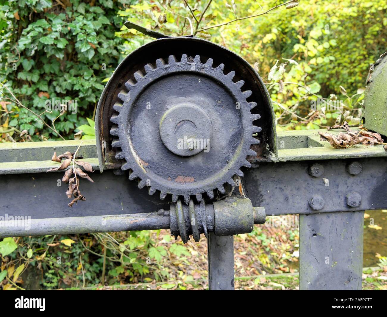 Old metal gear de esclusa gear Foto de stock