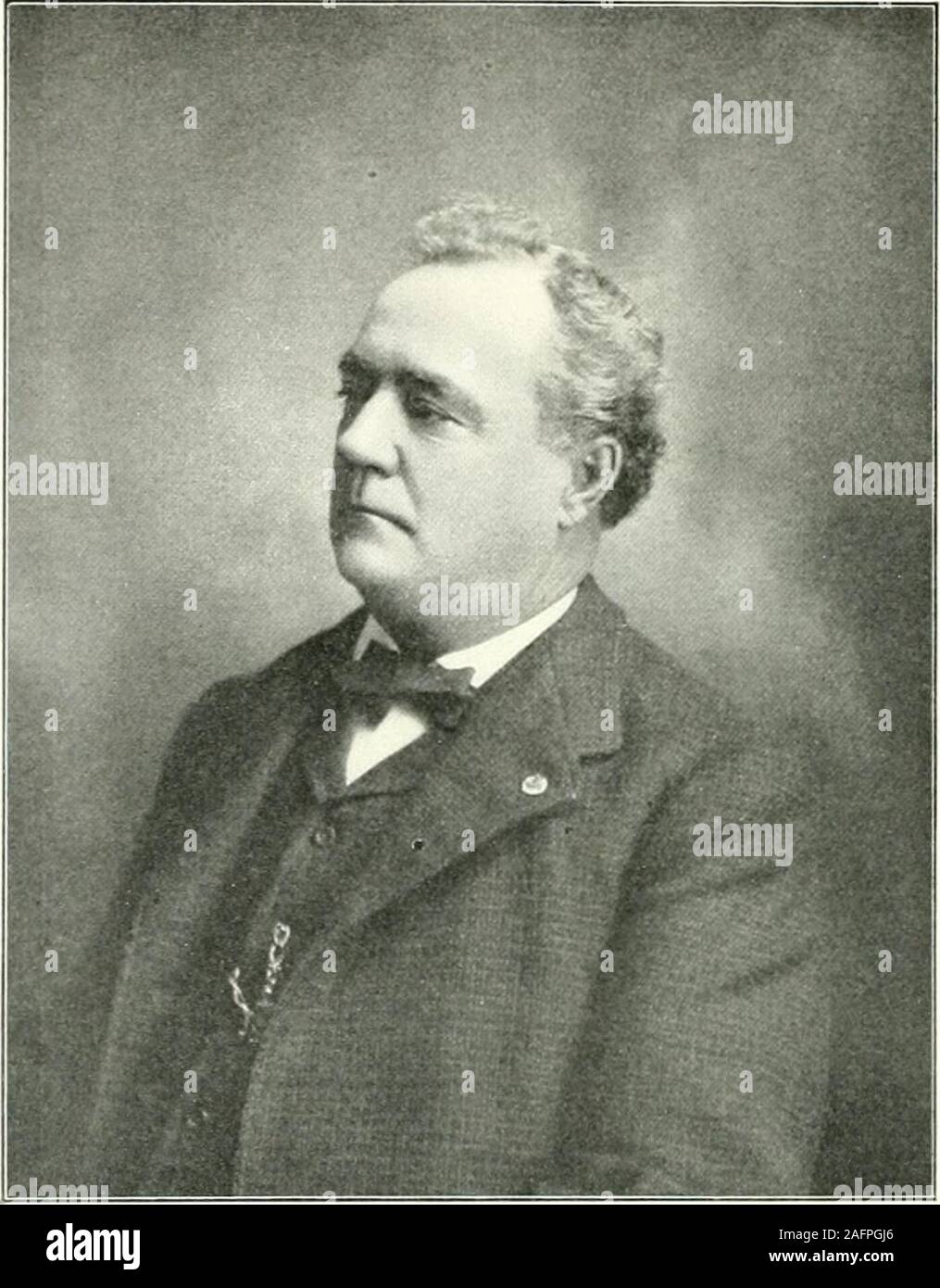 . La historia Sprague de Grand Traverse y condados Leelanaw, Michigan : abrazando una reseña concisa de su pronta solución, desarrollo industrial y de las presentes condiciones, junto con interesantes reminiscencias. e west arm de Grand Traverse bay.Aquí, en un cuarto de acre de tierra, Al-bert Norris había establecido un ladrillo factorya hace ya varios años, la realización de opera-ciones en pequeña escala, y en 1875 le sucedió Mr-Alarkham en el ow-cómo delos negocios, y cada año desde que timehe ha quemado una cantidad creciente de ladrillo, habiendo aumentado considerablemente el horno capacidady siempre th Foto de stock