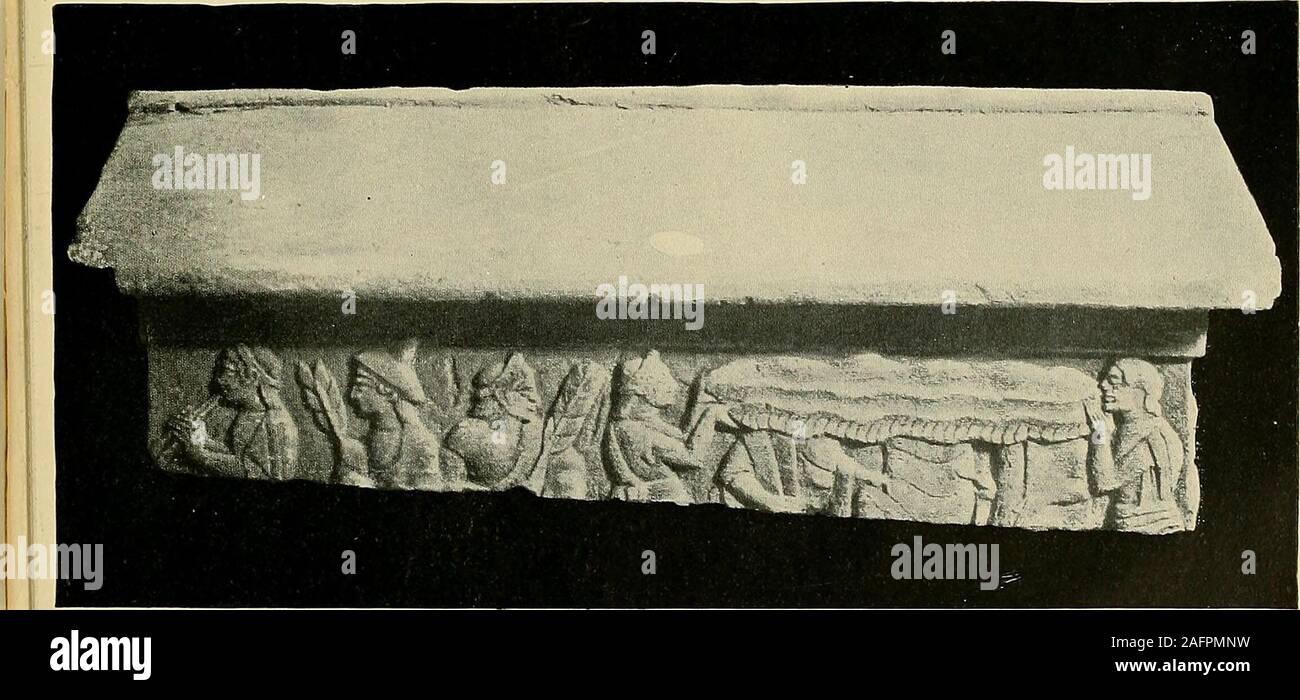 Lituus trumpet fotografías e imágenes de alta resolución - Alamy
