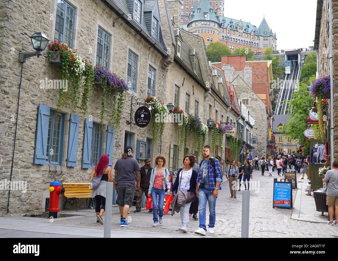 Los visitantes en el casco antiguo de la ciudad de Quebec, Canadá  Fotografía de stock - Alamy