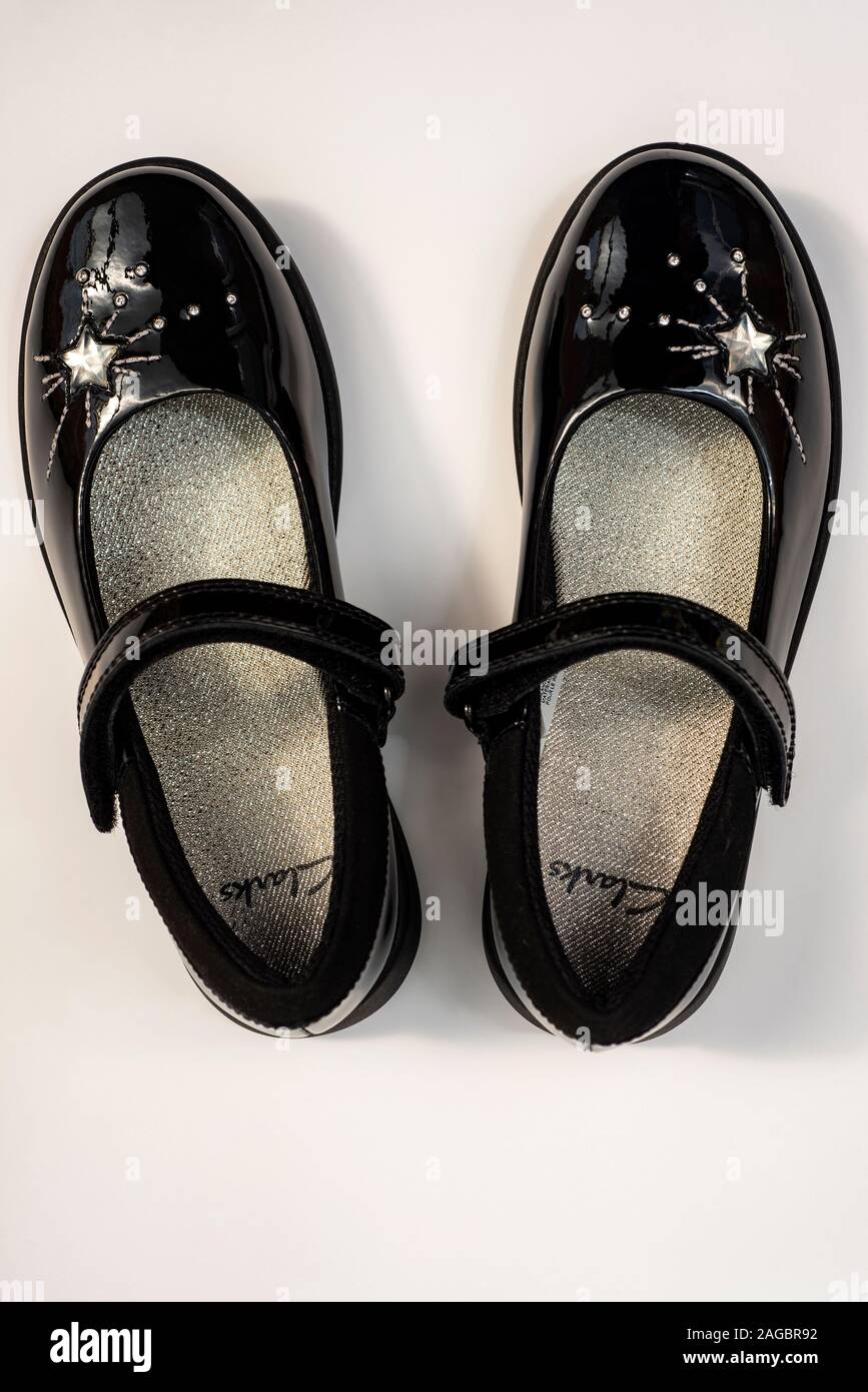Canal Mirar atrás Obligatorio Clarks Girls shoes Fotografía de stock - Alamy