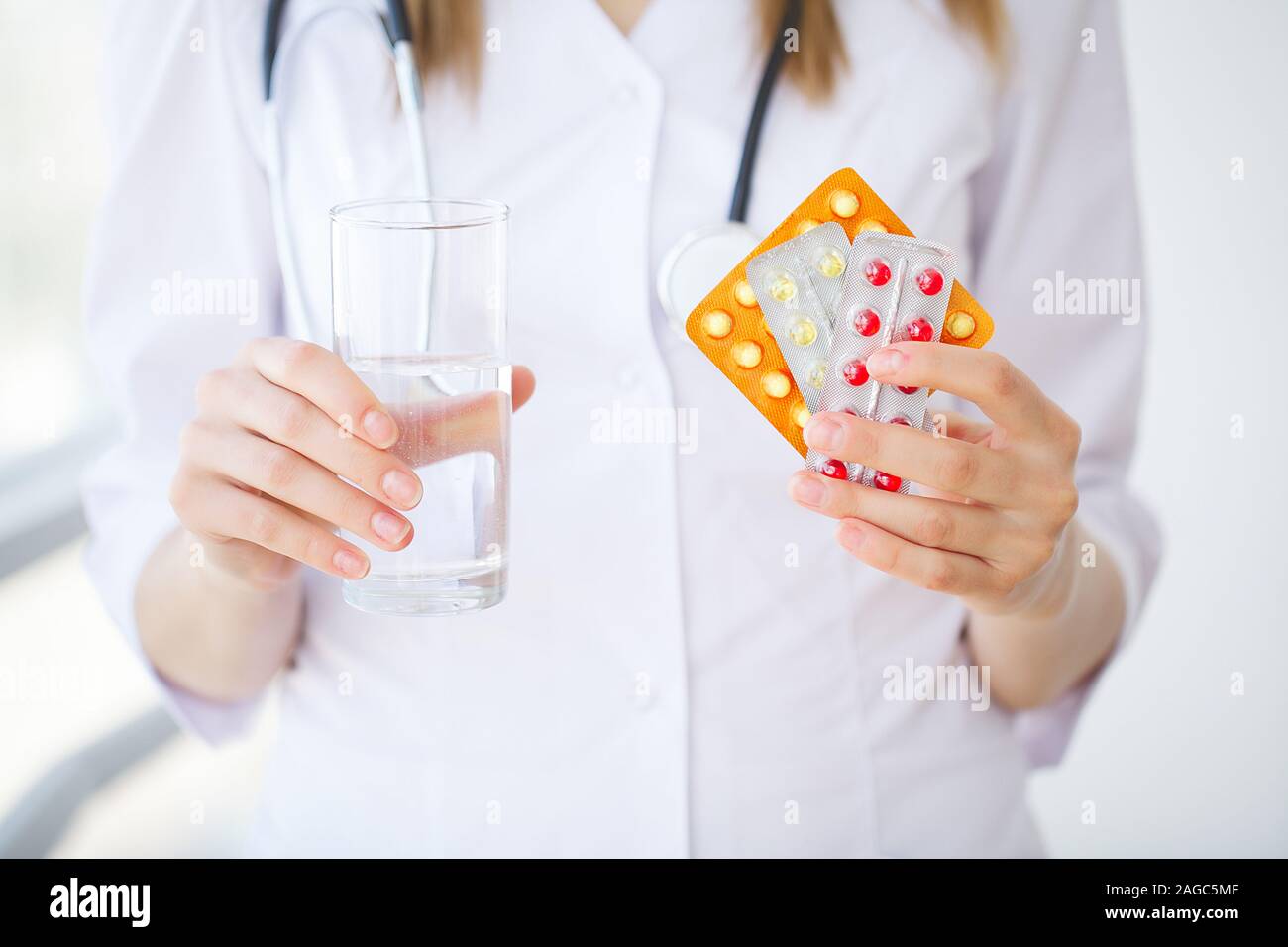 Tableta Anticonceptiva Fotos e Imágenes de stock Alamy
