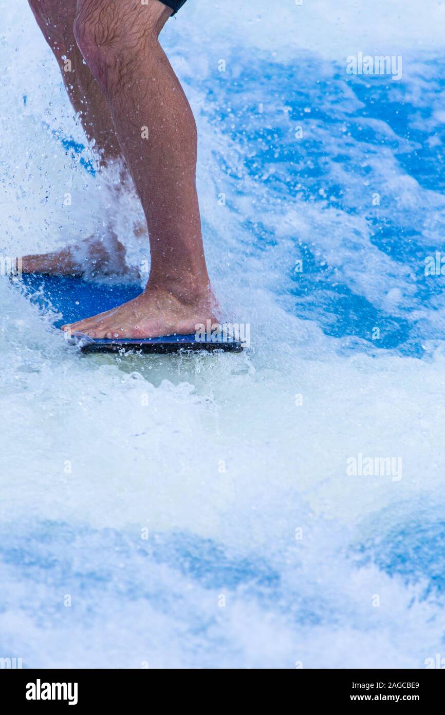 Short Board en Flow Rider Foto de stock