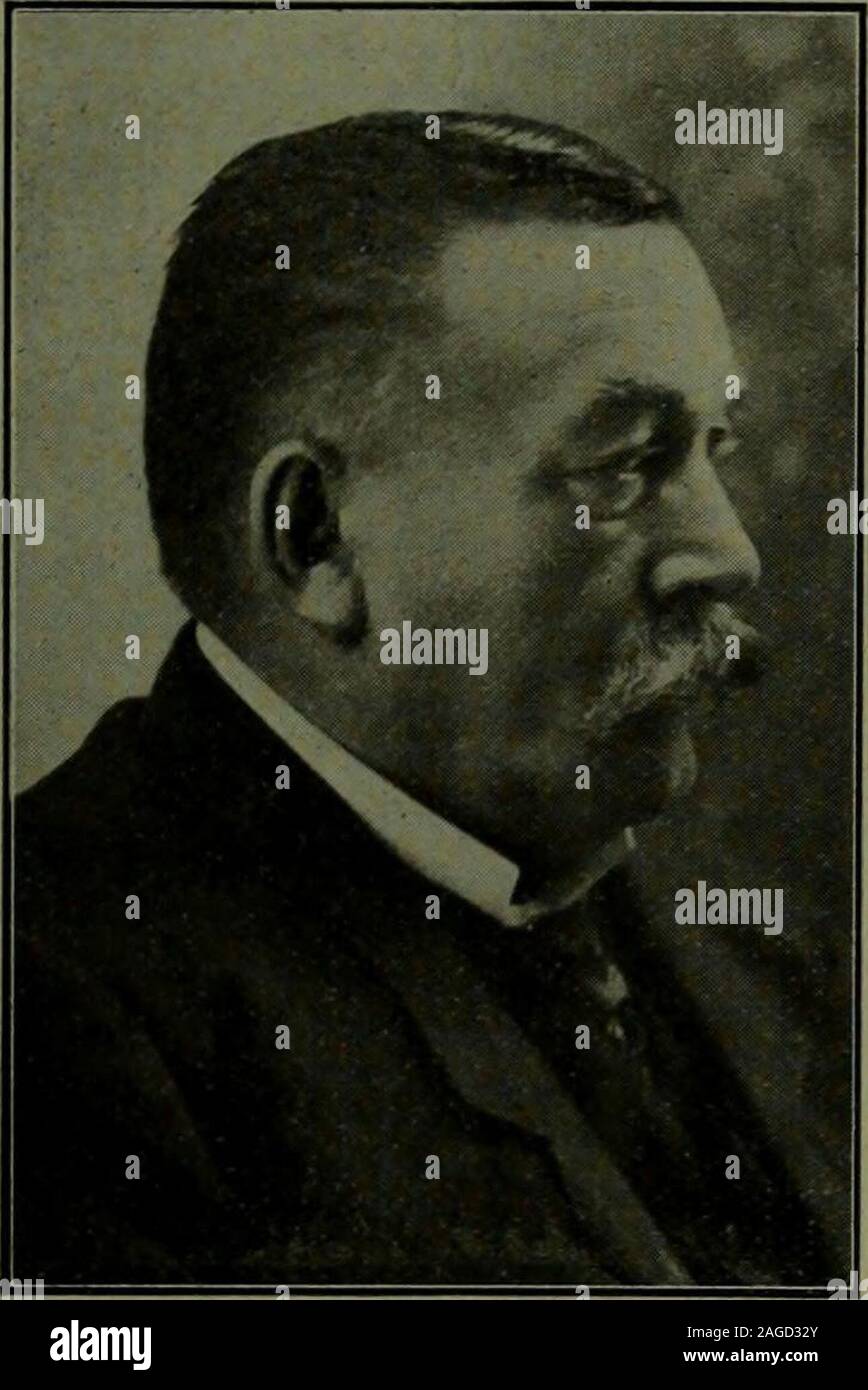 . Almacenero canadiense de enero a junio de 1910. En el ojo del mundo. En Nueva York, y en Chicago,la última y más popular canción es aboutone de los presidentes de nuestros grandes millingcompanies SeenKelly, nadie tiene aquí? Y en Washington, la cuestión, ¿por qué ir a Canadá? Es como im-portant como la cuestión, debería WomenVote? Las ciudades han surgido en placeswhich fueron ba,ld-lieaded prairie lastyear; arados de vapor están trabajando ahora upthe suelo sobre las vastas extensiones de countryover que el búfalo deambulaba en count menos miles dentro de la memoria ofmany; ascensores y harina millshave han construido y están gatheri Foto de stock