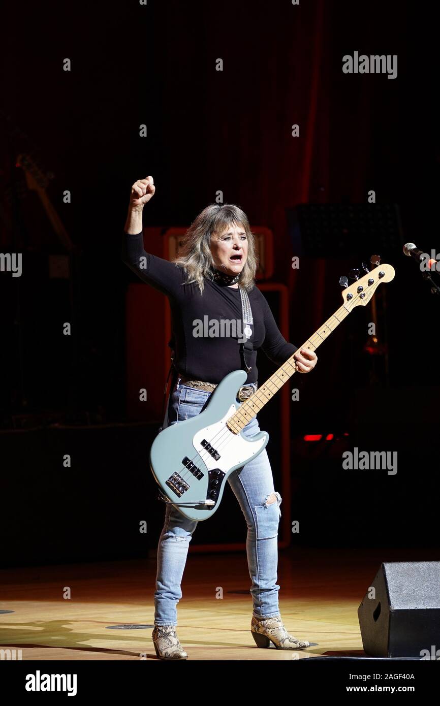 SUZI QUATRO & Band live im Kulturpalast Dresden. Dresden, 18.12.2019 Foto de stock