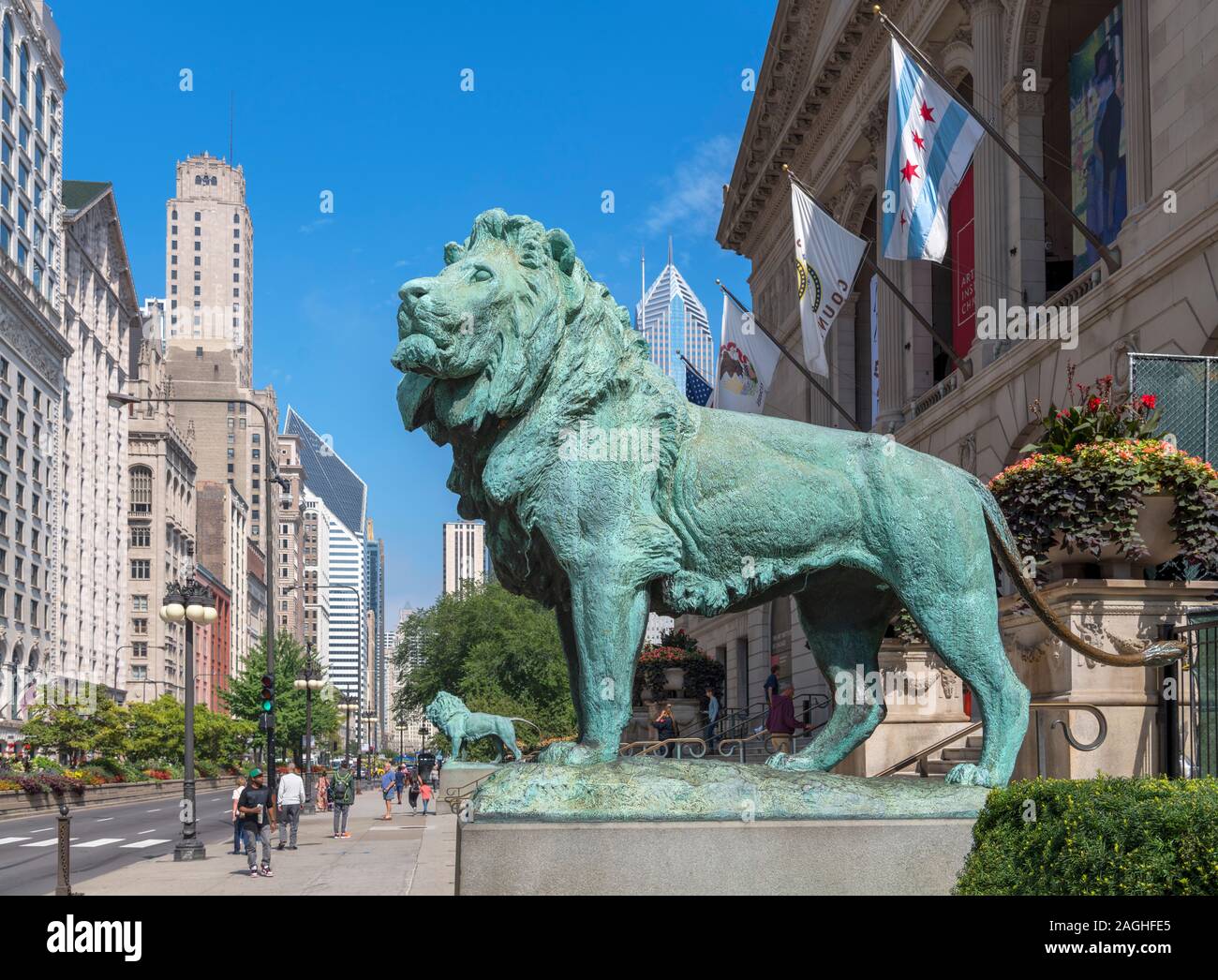 Estatua de león fuera del Instituto de Arte de Chicago en Michigan Avenue, Chicago, Illinois, EE.UU. Foto de stock