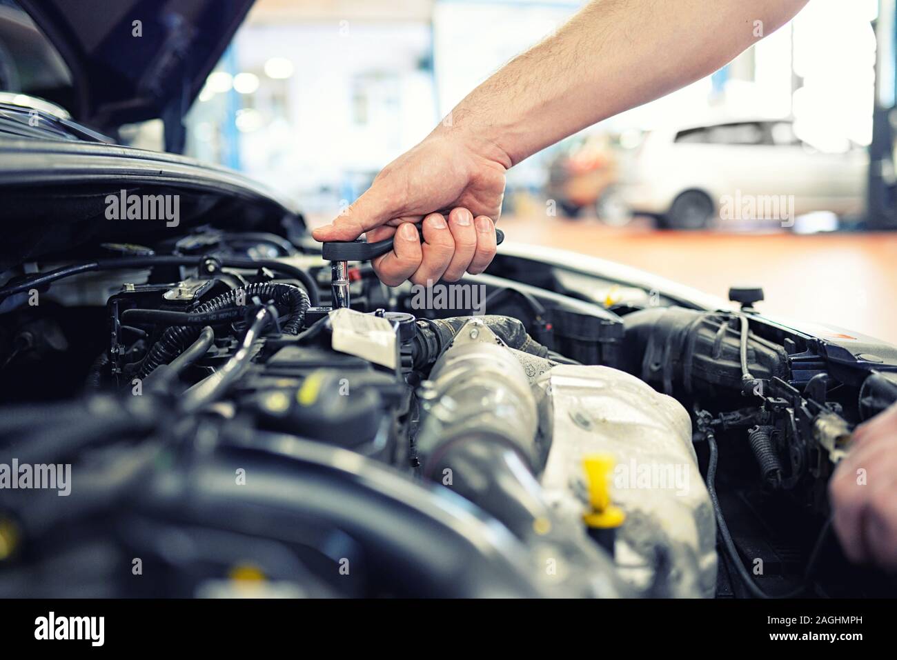 Herramientas Mecánicas Para El Servicio Y La Reparación Autos Del Coche  Imagen de archivo - Imagen de cromo, equipo: 94884571