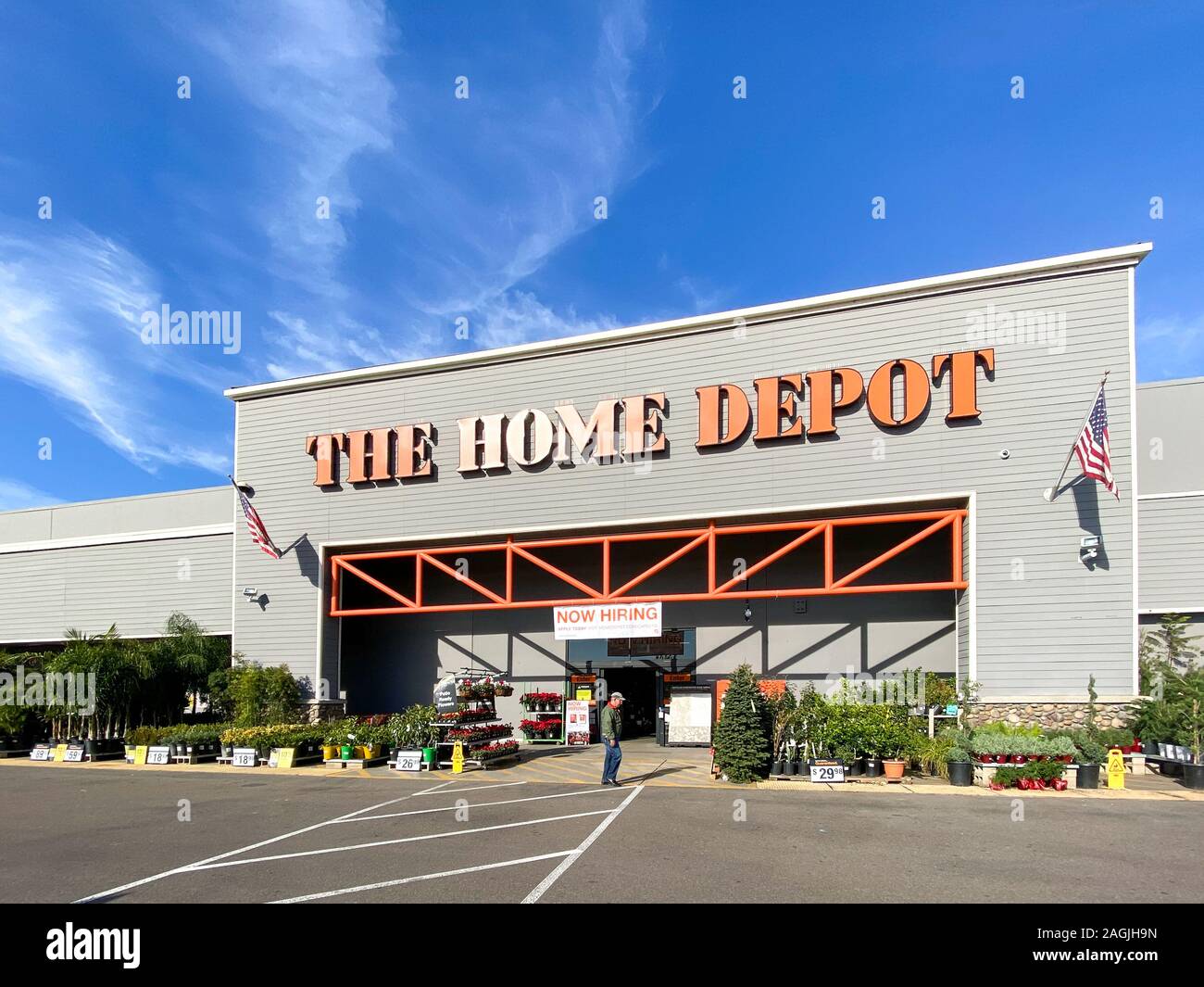La tienda Home Depot en San Diego, California, USA. Home Depot es el mayor  minorista de mejoras para el hogar y servicios de construcción en los  Estados Unidos. Noviembre 13th, 2019 Fotografía