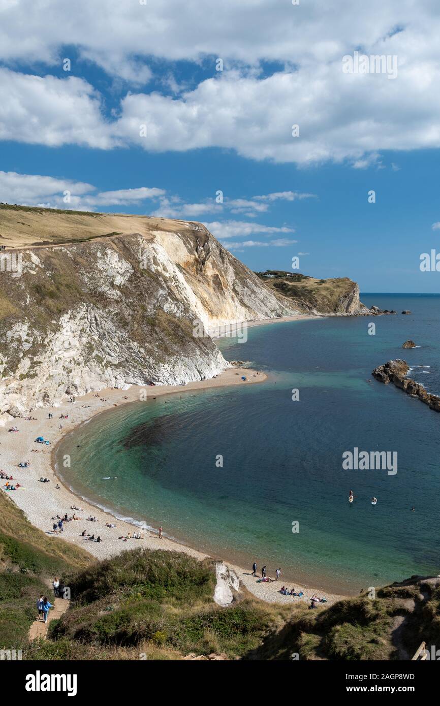 Foto paisaje del hombre o la guerra en playa Durdle Door en Dorset. Foto de stock