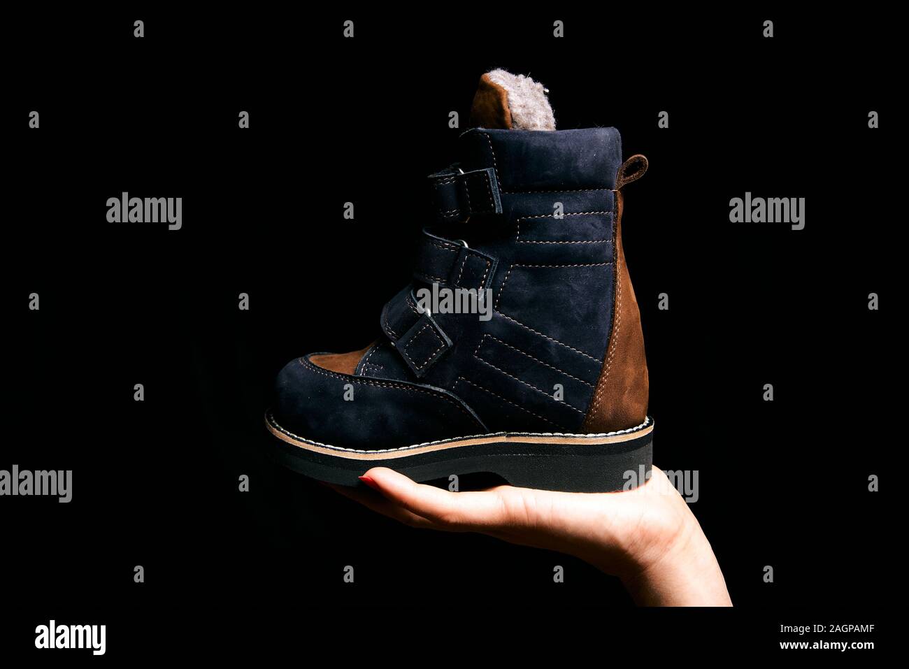 Calzado ortopédico. Calzado de invierno. Bebé zapatos ortopédicos  Fotografía de stock - Alamy