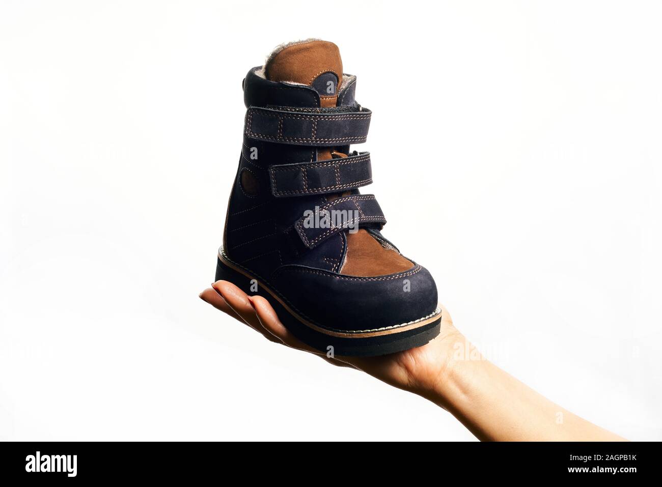 Calzado ortopédico. Calzado de invierno. Bebé zapatos ortopédicos  Fotografía de stock - Alamy