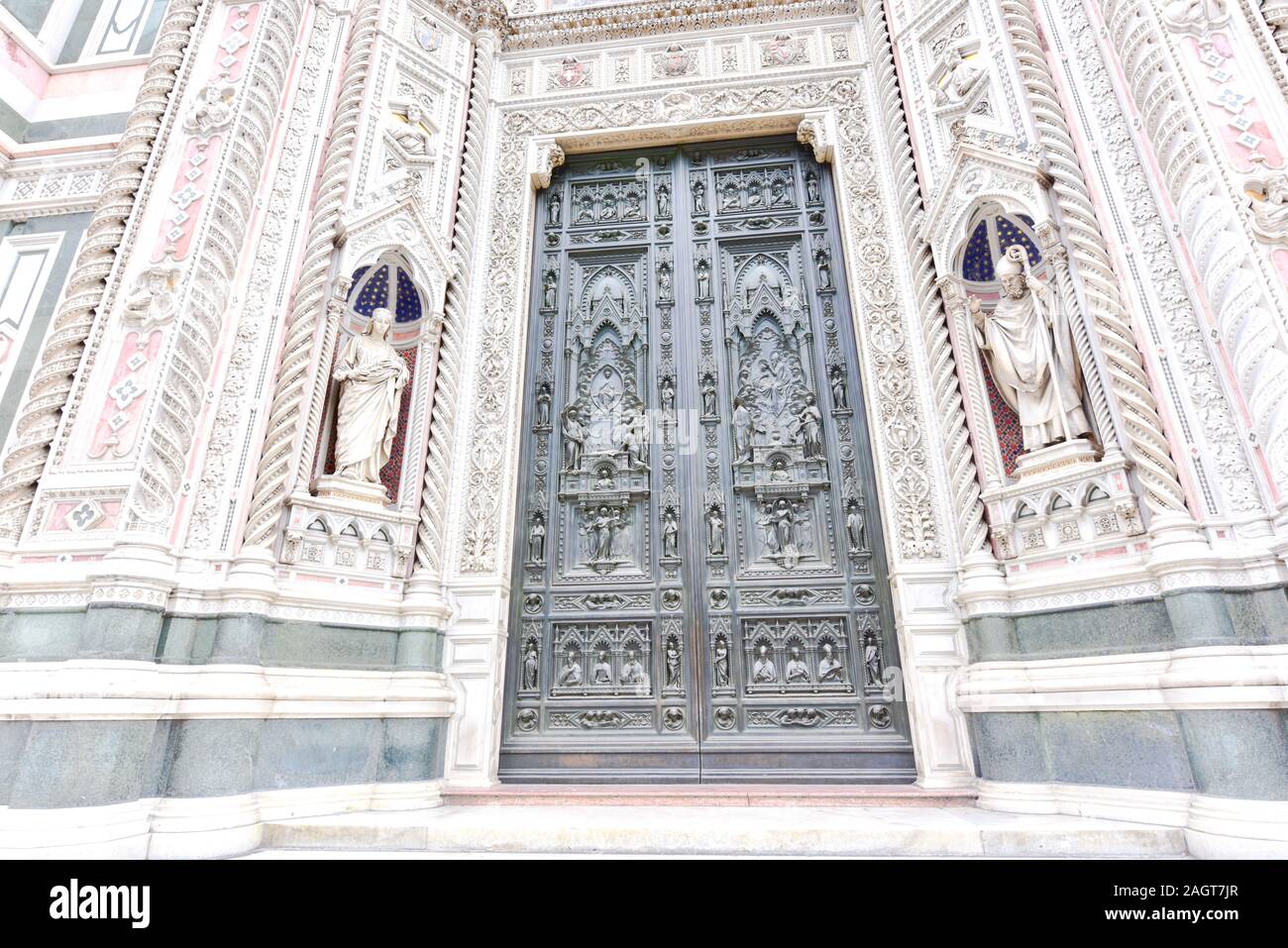 Las puertas de la Catedral de Santa Maria del Fiore, en la ciudad de Florencia. Foto de stock