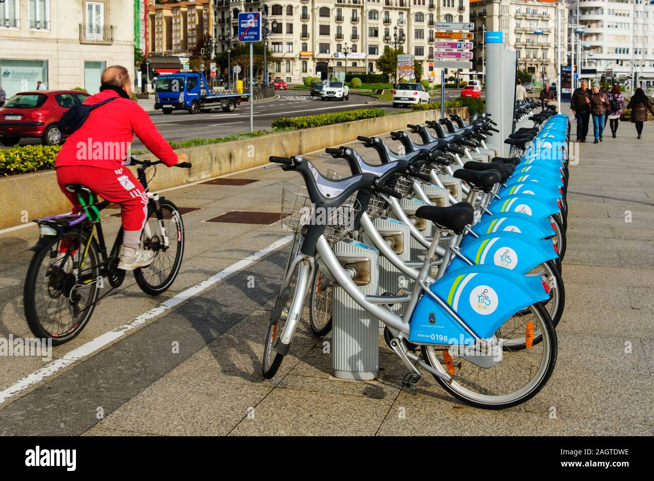 Alquiler de bicicletas. Bicicletas urbanas, Santander. Cantabria, ESPAÑA  EUROPA Fotografía de stock - Alamy