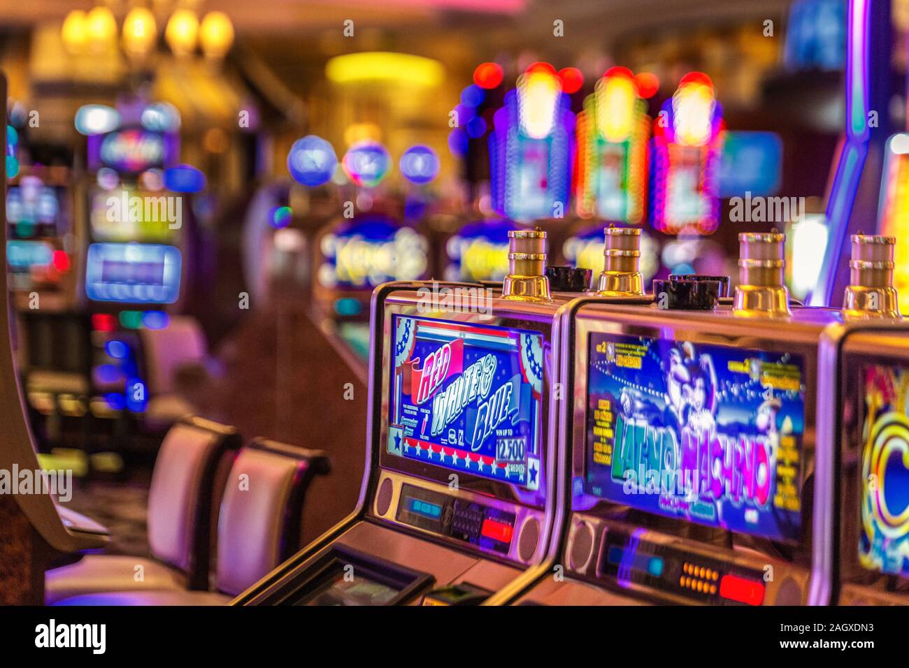 LAS VEGAS - 24 de enero de 2018 : El Venetian Resort Hotel Casino Máquinas  tragaperras y jugadores. Ubicado en Nevada, EE.UU Fotografía de stock -  Alamy