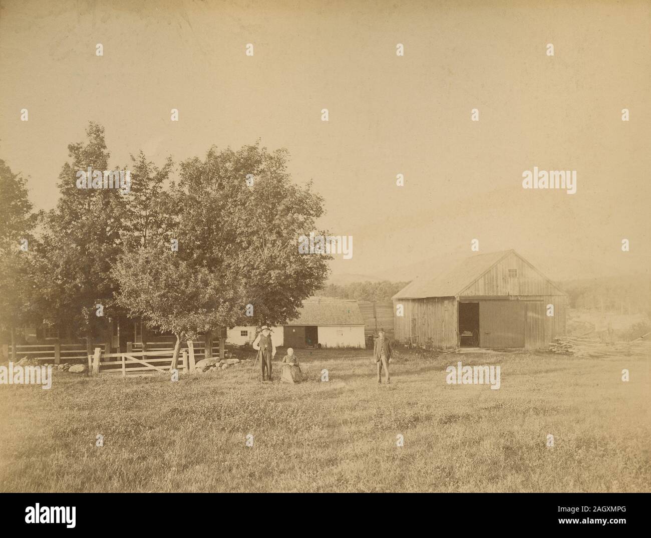 Antique c1890 fotografía, "granja de H.C. Newton en Troy, Nueva Hampshire." Fuente: fotografía original. Ver imagen 2AH3KHK por otra vista de esta familia. Foto de stock