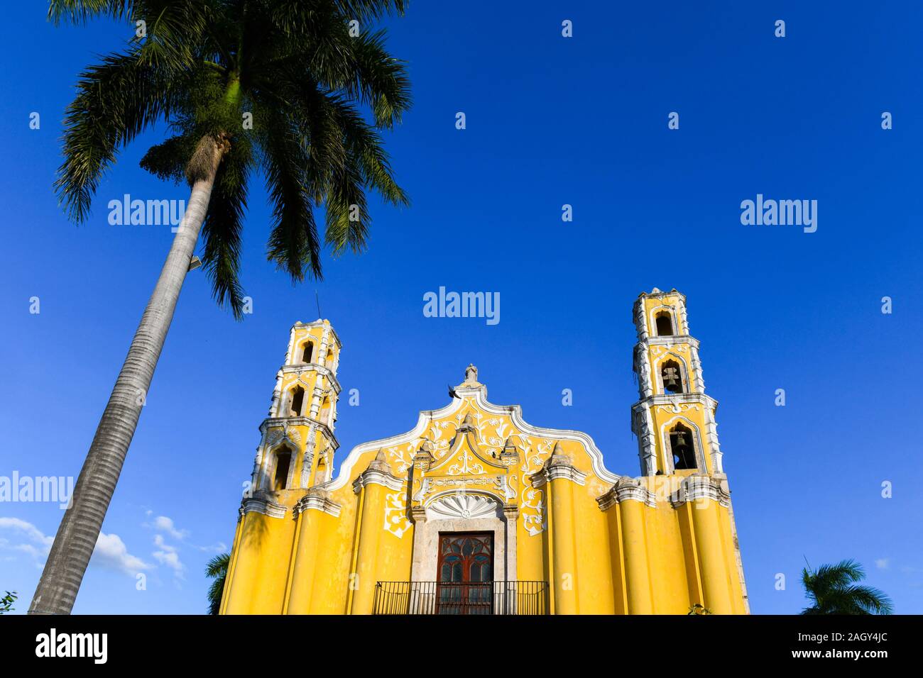 Iglesia de San Juan Bautista, Parque San Juan, Mérida, Yucatán, México Foto de stock