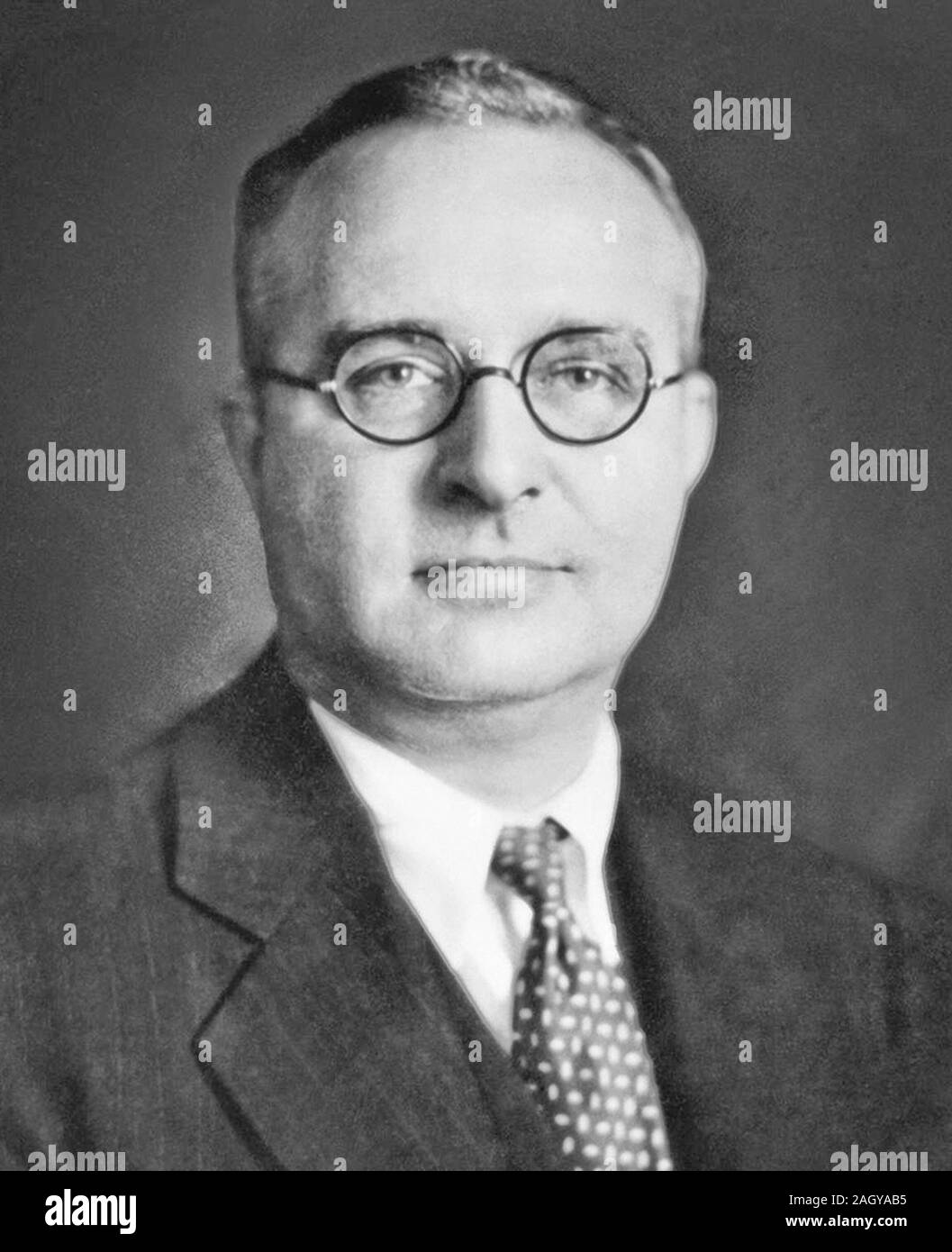 Thomas Midgley Jr, Thomas Midgley Jr. (1889 - 1944), ingeniero mecánico y químico estadounidense. Desempeñó un papel importante en el desarrollo de la gasolina con plomo (Tetraethyllead) y algunas de las primeras emisiones de clorofluorocarbonos (CFC), mejor conocido por su nombre comercial, el freón Foto de stock