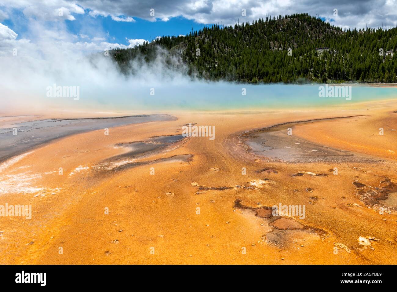 Grand Prismatic descubierta en el Parque Nacional Yellowstone, Wyoming, EE.UU. Foto de stock