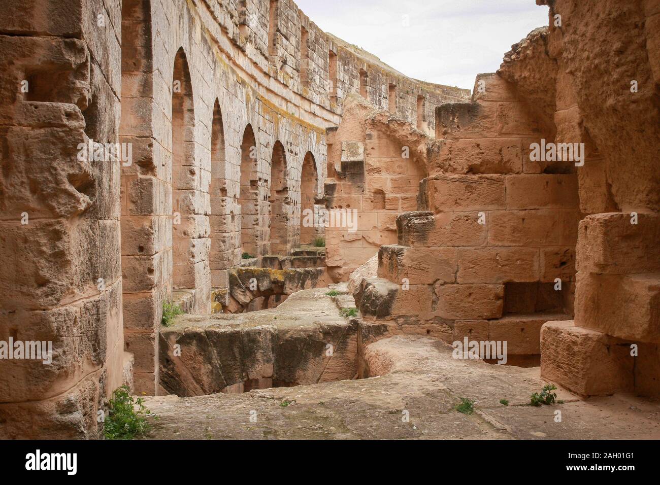 El anfiteatro de el Jem es un anfiteatro oval en la moderna ciudad de El anfiteatro de el Jem es un anfiteatro oval en la moderna ciudad de