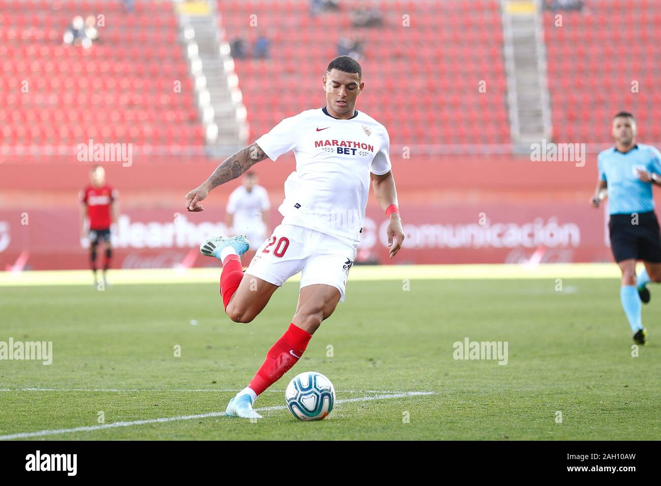 Palma de Mallorca, España. 21 dic, 2019. Diego Carlos (Sevilla) fútbol/Soccer : español 'La Liga Santander" coincidencia entre el RCD Mallorca 0-2 Sevilla FC en el estadio de Son Moix en Palma de Mallorca, España . Crédito: Kawamori Mutsu/AFLO/Alamy Live News Foto de stock