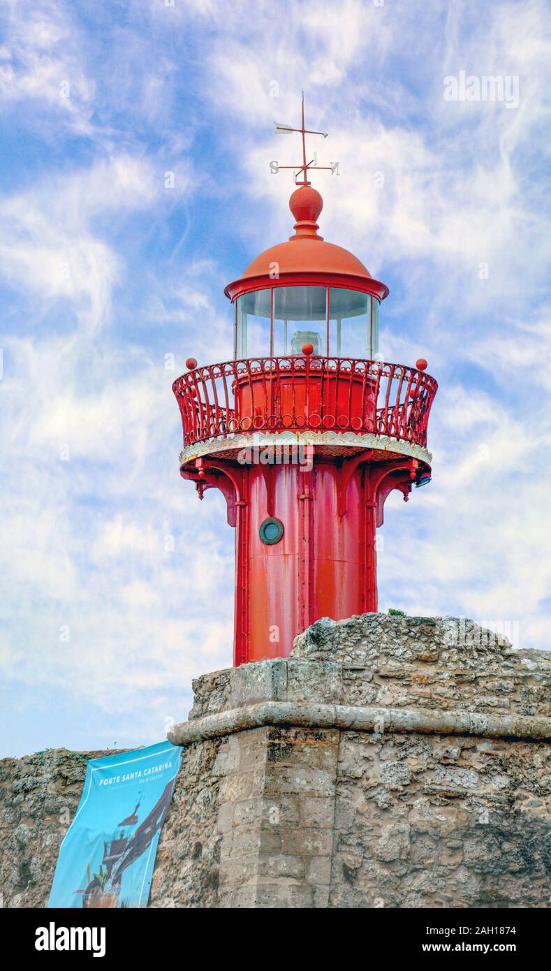 Mejoradas digitalmente la imagen del faro en el Fuerte de Santa Catarina, Figueira da Foz, Portugal Foto de stock