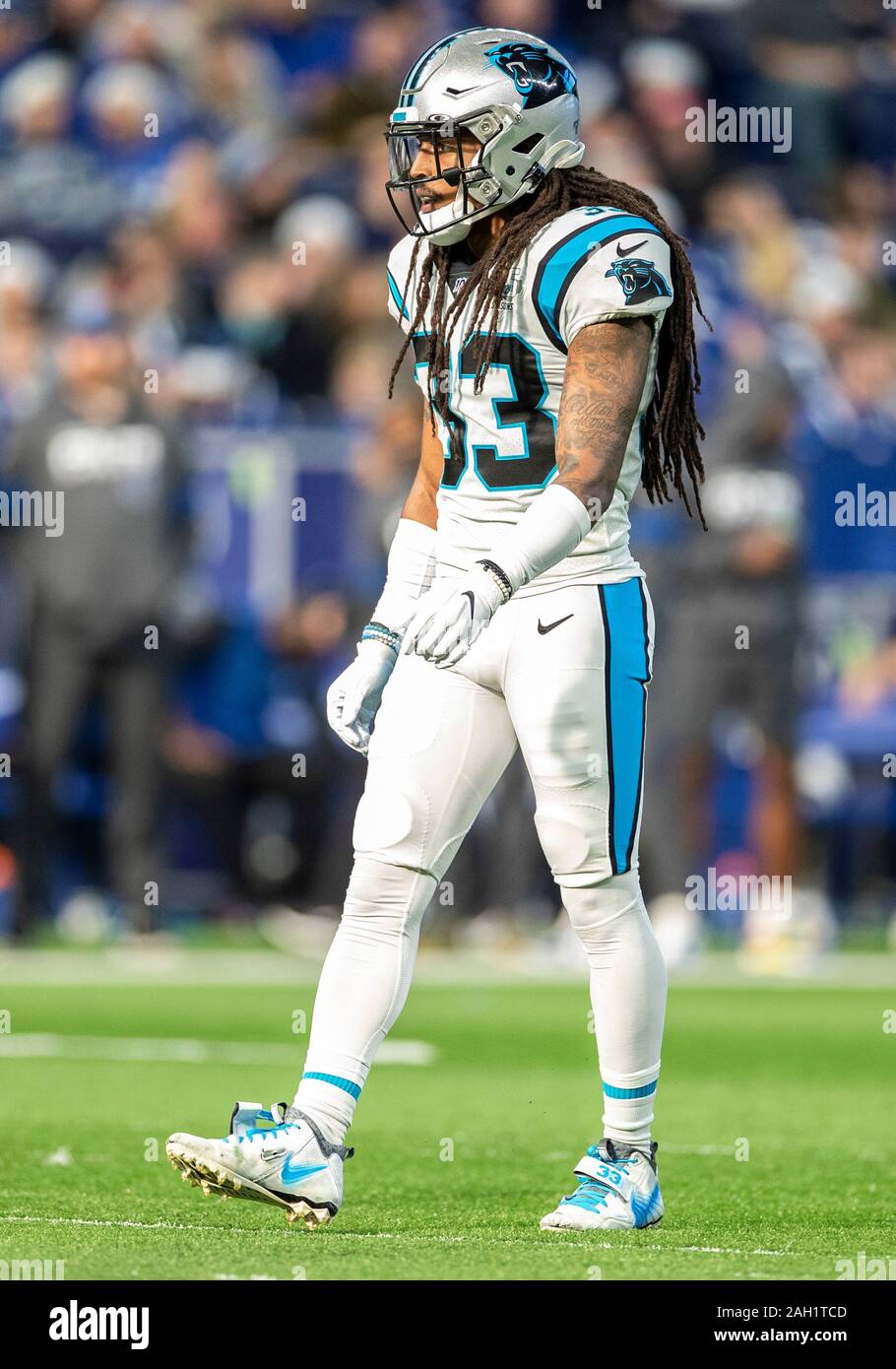 Panteras De Carolina Contra Cardenales De Arizona. Juego De La Nfl. Partido  De La Liga De Fútbol Americano. La Silueta Del Jugador Profesional Celebra  El Aterrizaje. Pantalla En Segundo Plano. Fotos, retratos