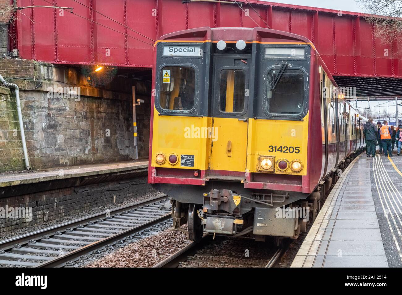 El miércoles 18 de diciembre de 2019 Scotrail operado una clase 314 tren eléctrico gira de despedida para marcar el retiral de este tren clase después de 40 años Foto de stock