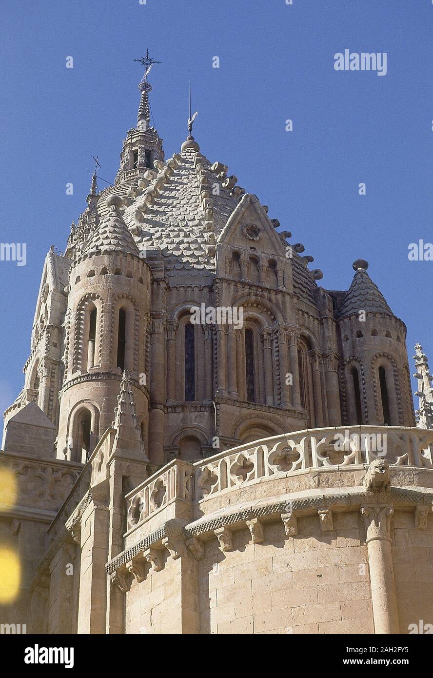 TORRE DEL GALLO - Siglo XII - ROMANICO SALMANTINO. Ubicación: Catedral Vieja. España. Foto de stock