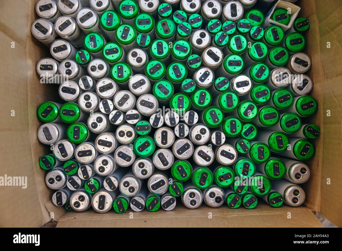 Reciclar tubos fluorescentes fotografías e imágenes de alta resolución