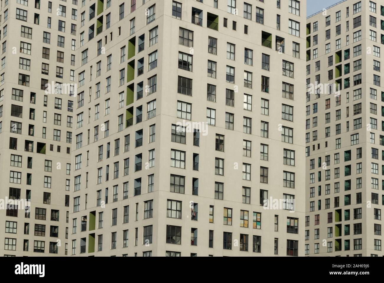 Casa de apartamentos de varios pisos, ciudad urbanización de la vida Foto de stock