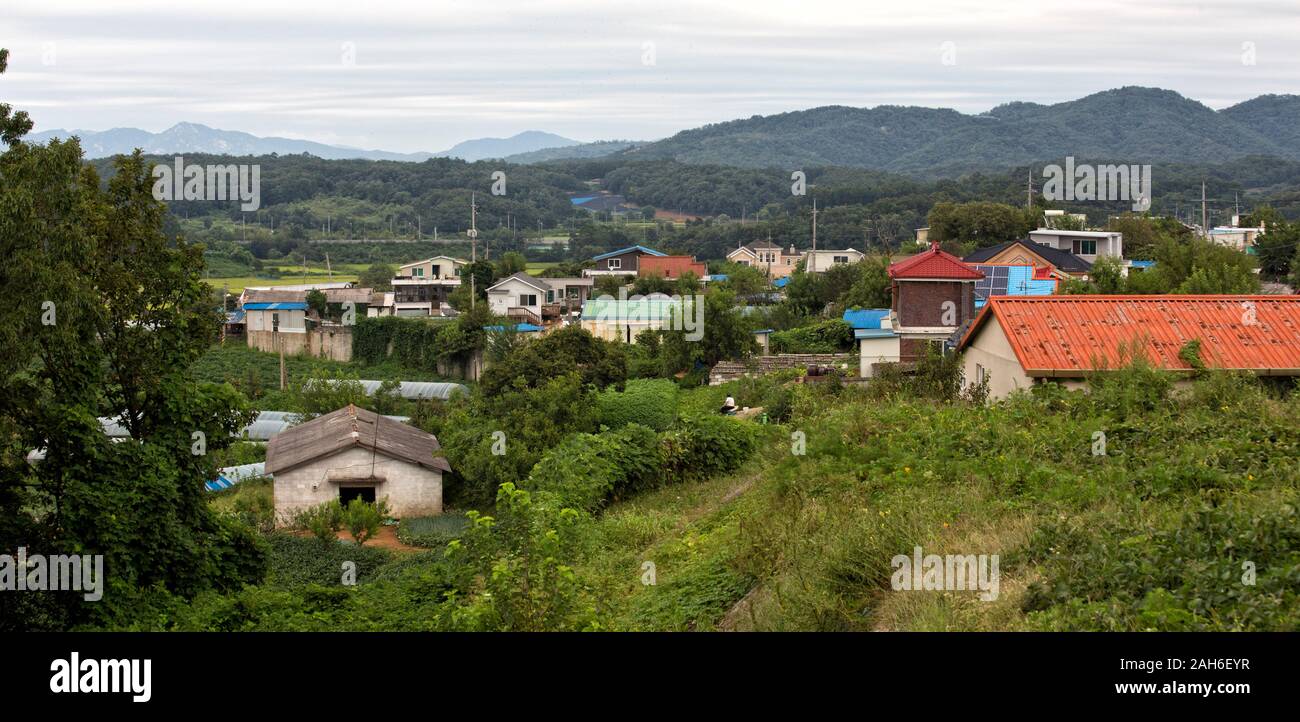 Vistas de la zona desmilitarizada de Corea Foto de stock