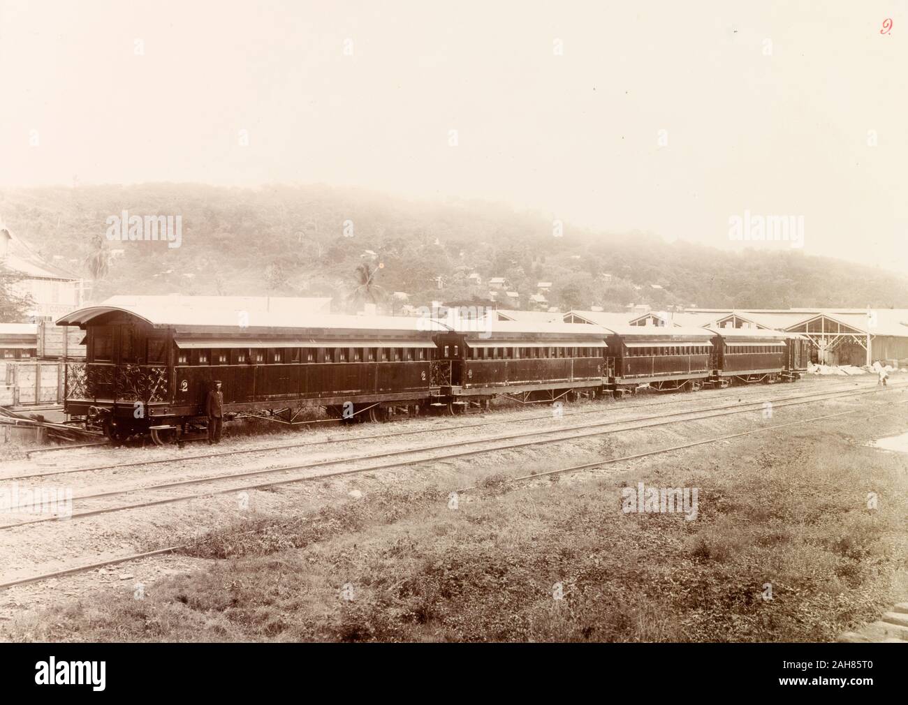 Tren de pasajeros de ferrocarril Midland 1900 Fotografía de stock - Alamy