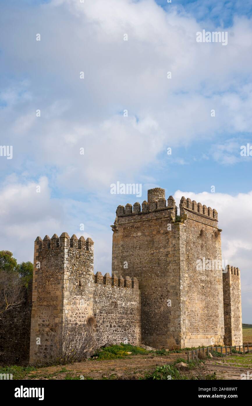 Castillo de las aguzaderas en el coronil fotografías e imágenes de alta  resolución - Alamy