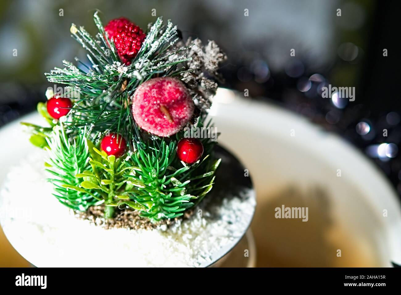 https://c8.alamy.com/compes/2aha15r/feliz-ano-nuevo-bonsai-artificial-de-fondo-de-la-composicion-de-navidad-2aha15r.jpg