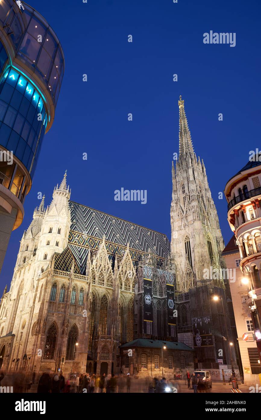 En la catedral Stephansdom Stephansplatz. Viena, Austria Foto de stock