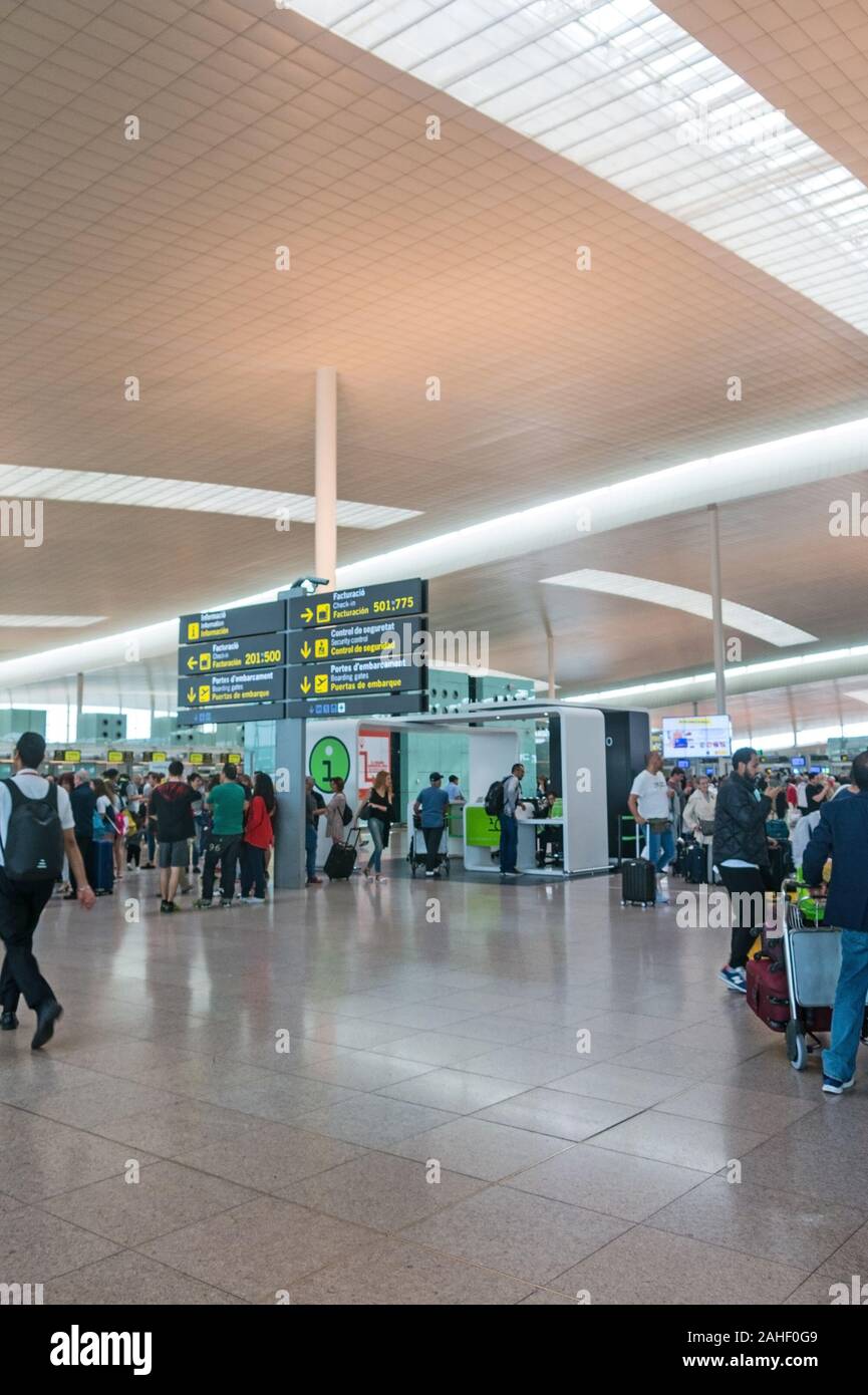 Spanish airport sign fotografías e imágenes de alta resolución - Página 6 -  Alamy