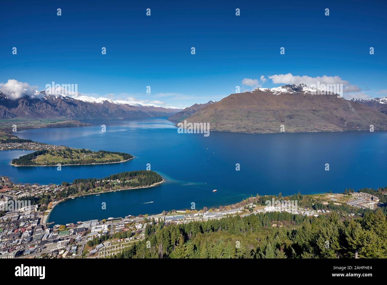 El lago Wakatipu. Queenstown. El sur de la isla. Nueva Zelanda Foto de stock